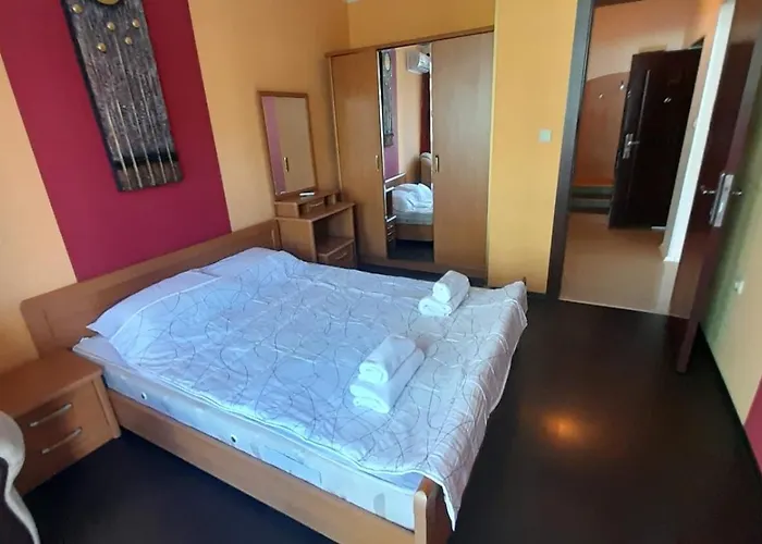 Apartment 2 Gallery With Poolview *