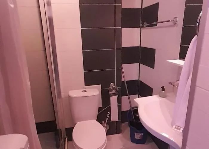 2 Gallery With Poolview *