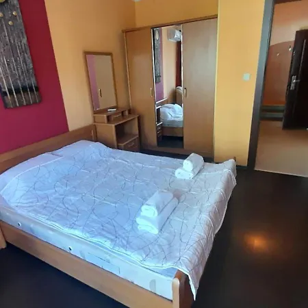 Apartment 2 Gallery With Poolview *