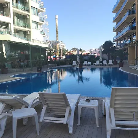 2 Gallery With Poolview Апартамент *